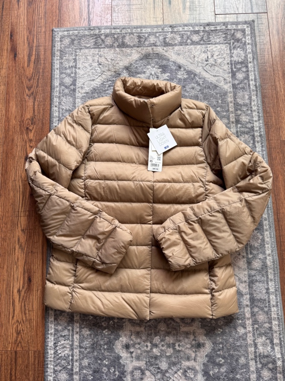 Uniqlo Ultra Light Down Jacket XS with pounch NWT